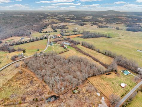 1295 Three Island Road Walling TN 38587