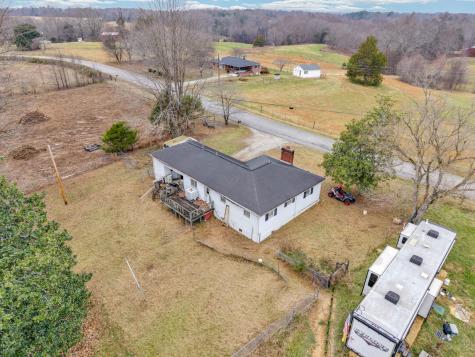 1295 Three Island Road Walling TN 38587