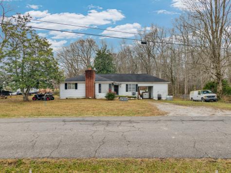 1295 Three Island Road Walling TN 38587