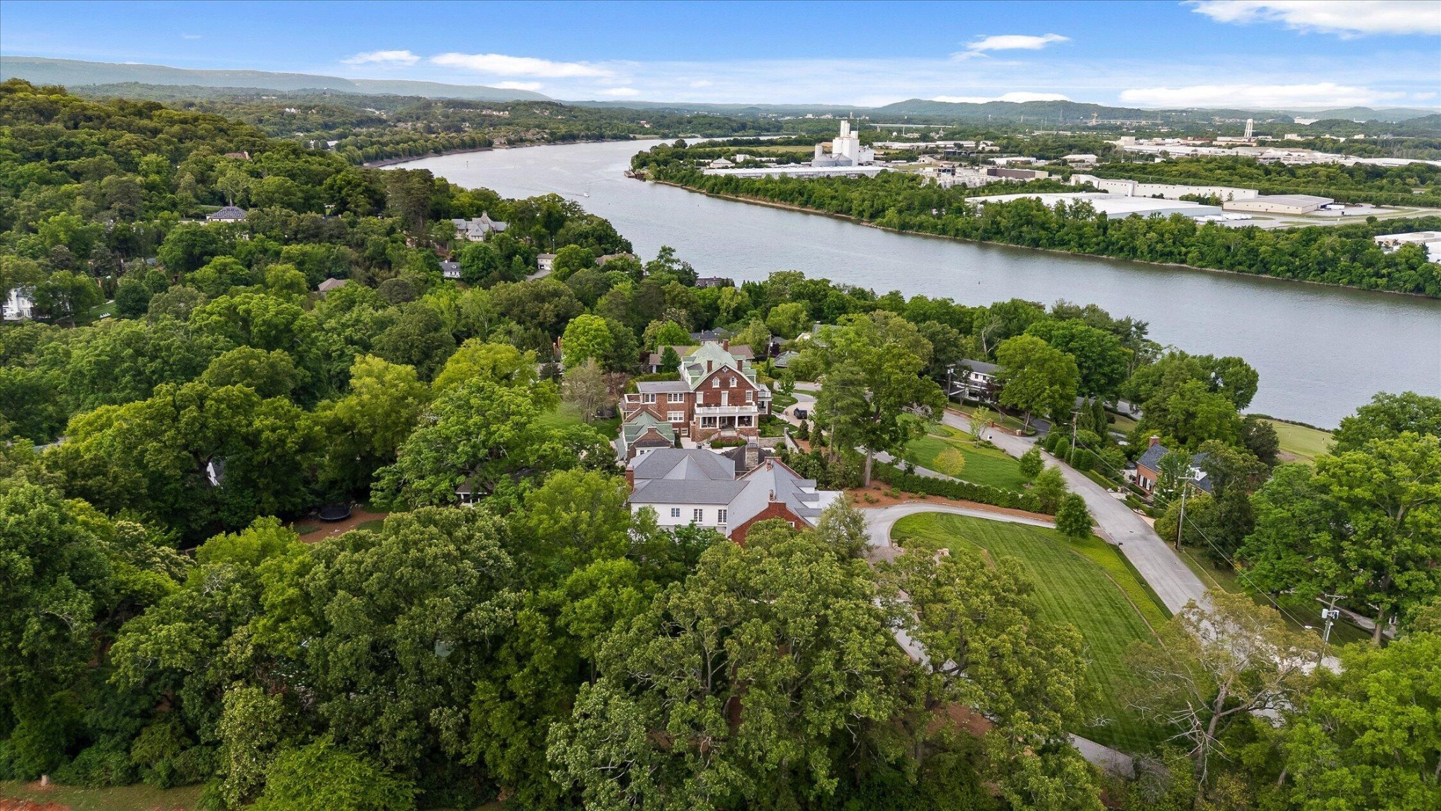 1636 Hillcrest Road Chattanooga TN 37405