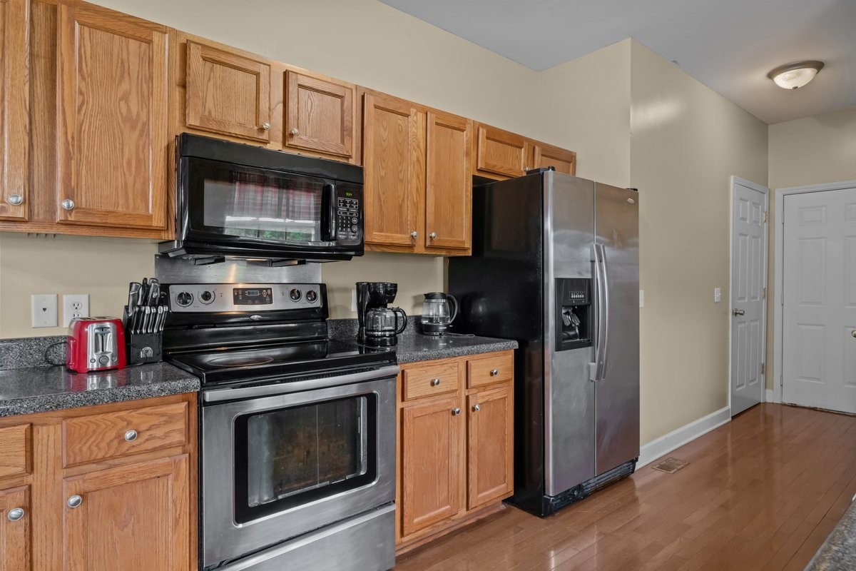 202 Parkside Lane Burns TN 37029