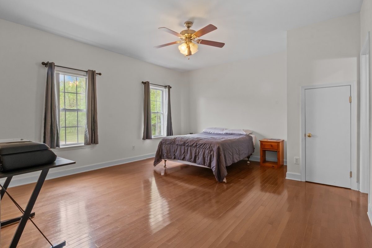 202 Parkside Lane Burns TN 37029