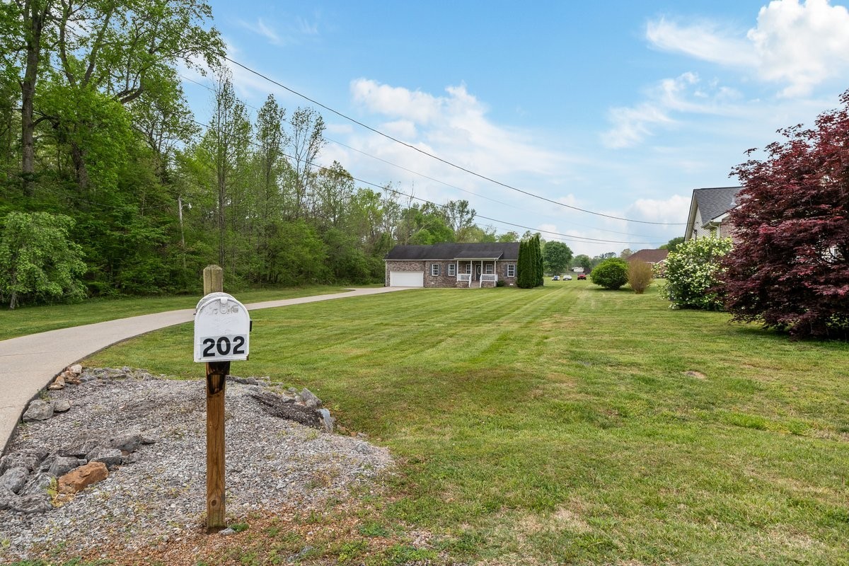 202 Parkside Lane Burns TN 37029