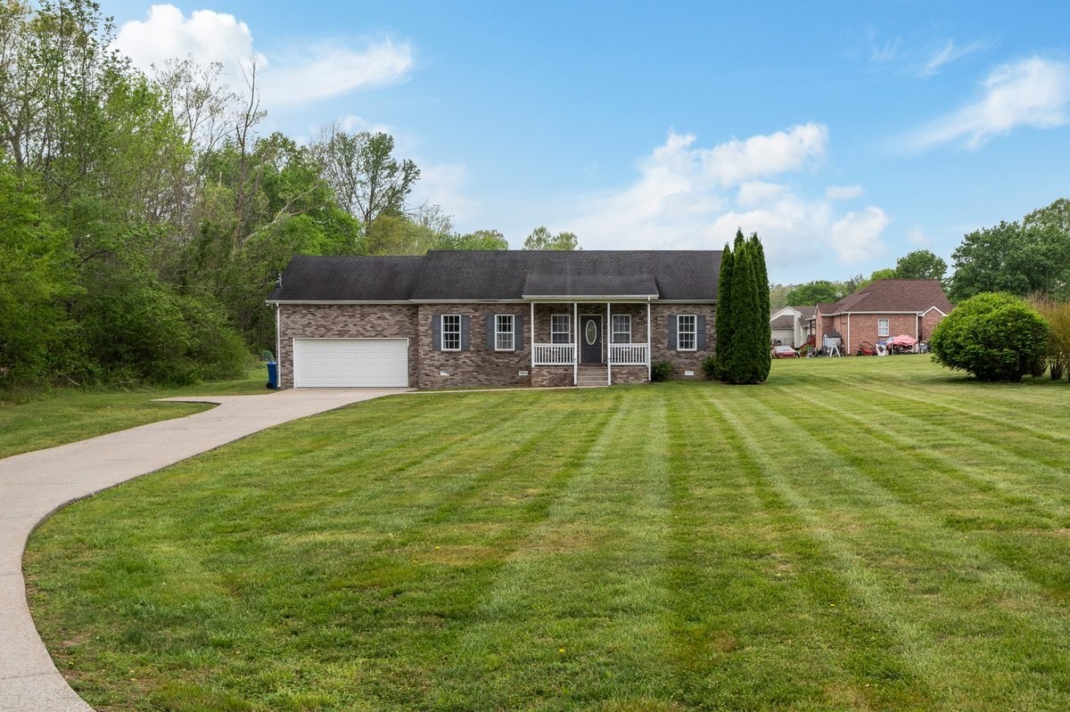 202 Parkside Lane Burns TN 37029