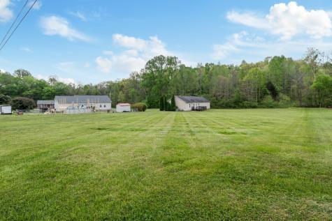 202 Parkside Lane Burns TN 37029