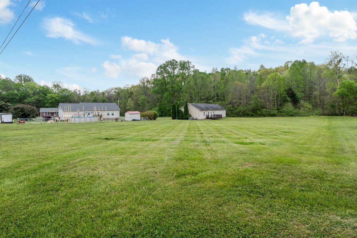 202 Parkside Lane Burns TN 37029