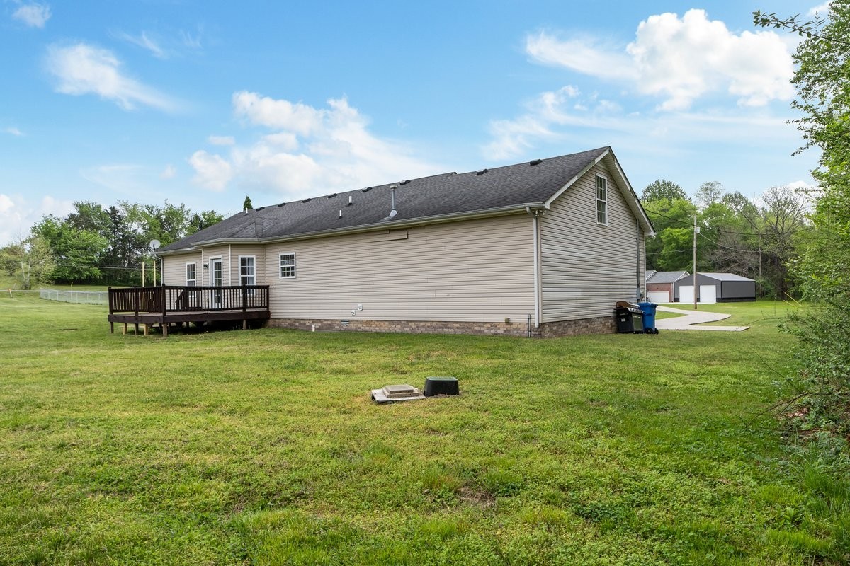 202 Parkside Lane Burns TN 37029