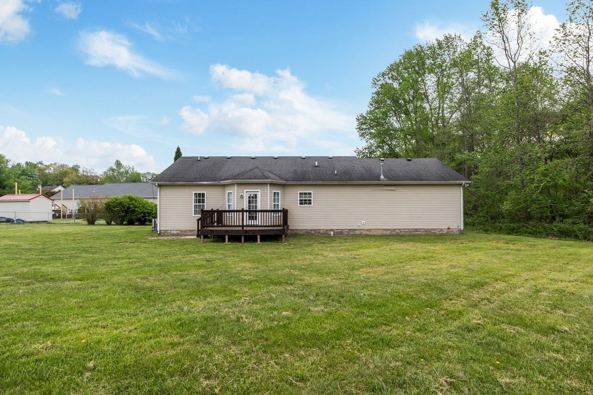 202 Parkside Lane Burns TN 37029