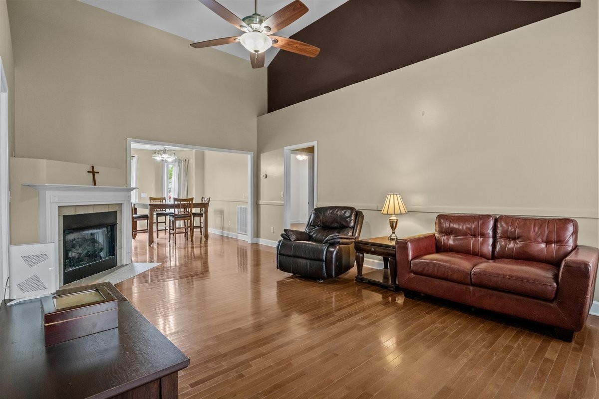 202 Parkside Lane Burns TN 37029