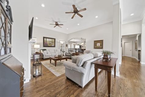 301 Scarsdale Dr, S Hendersonville TN 37075