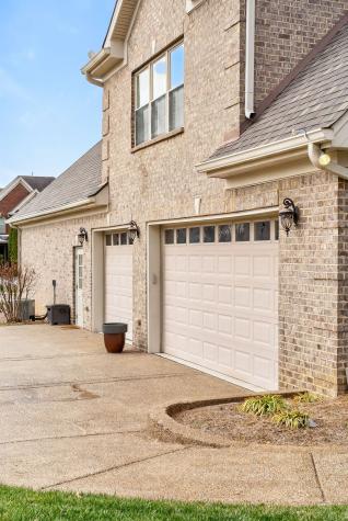 301 Scarsdale Dr, S Hendersonville TN 37075