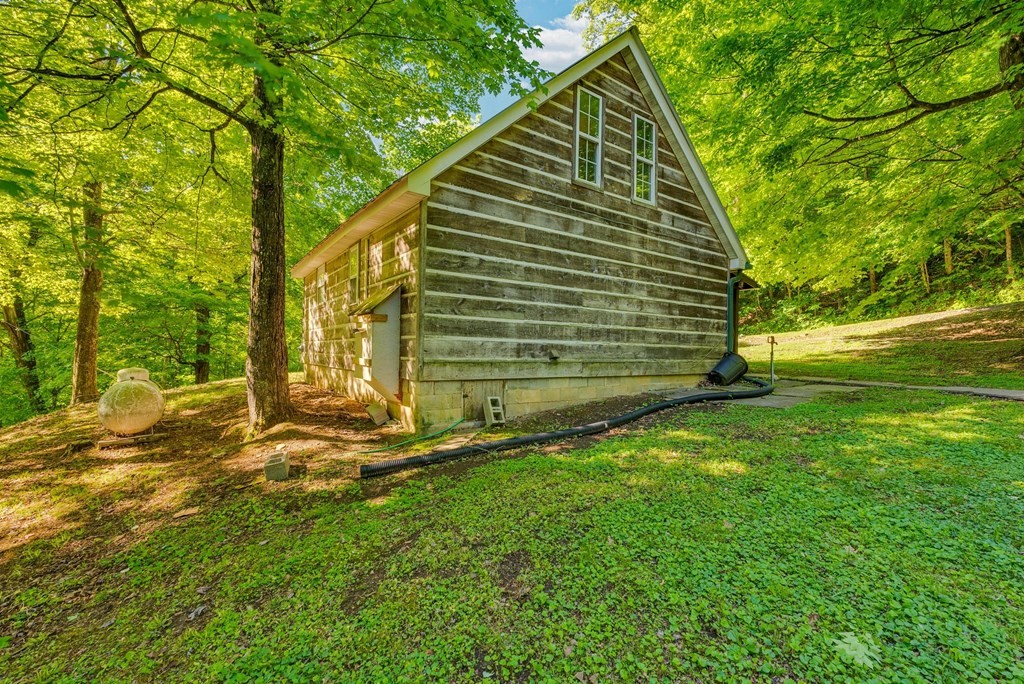 755 Woody Road Byrdstown TN 38549