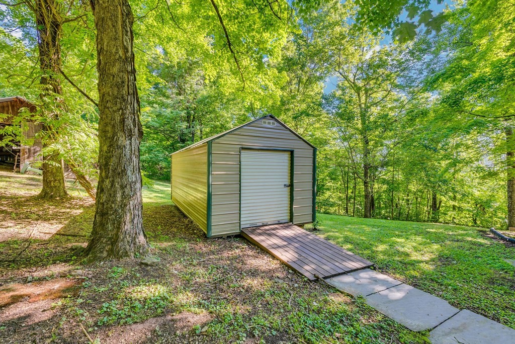 755 Woody Road Byrdstown TN 38549