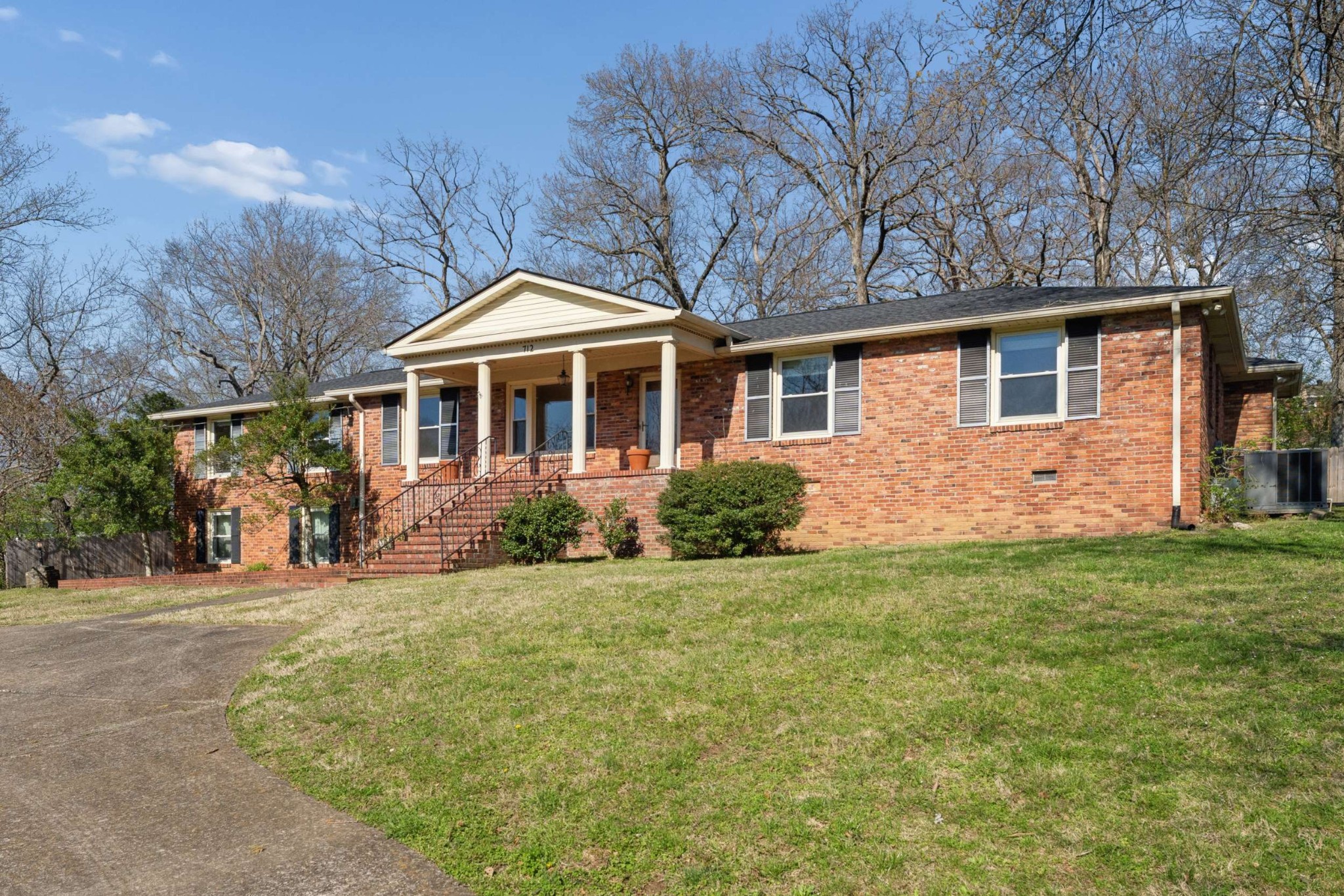 712 Clematis Drive Nashville TN 37205