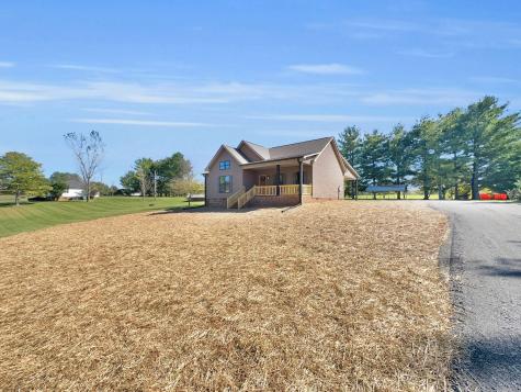 158 Fox Run Lafayette TN 37083