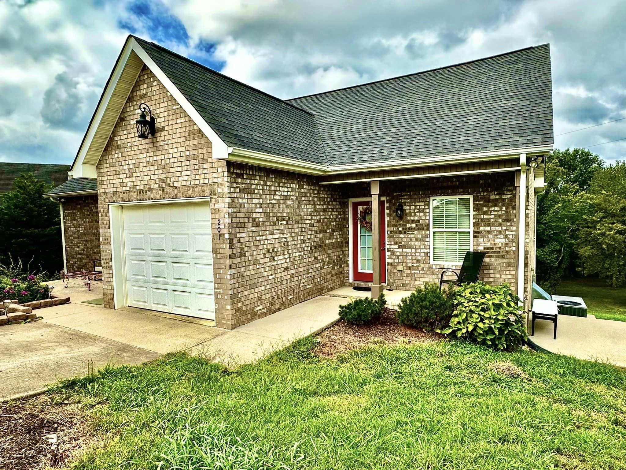 1605 S Cannon Blvd, E Shelbyville TN 37160