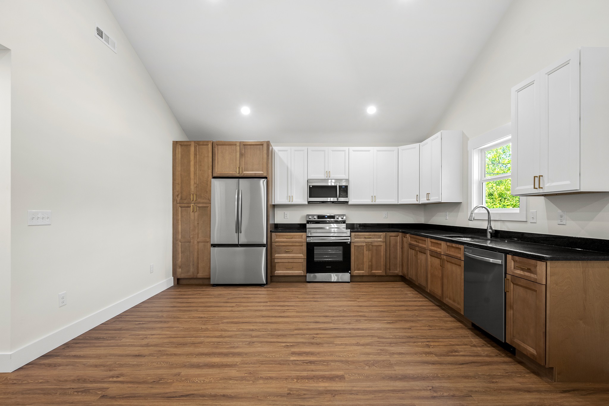 208 Decherd Street, W Tullahoma TN 37388