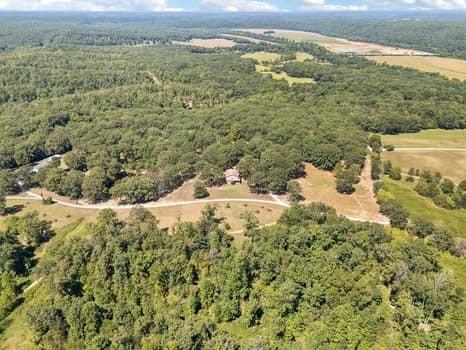 90 Gauging Station Lane Hurricane Mills TN 37078