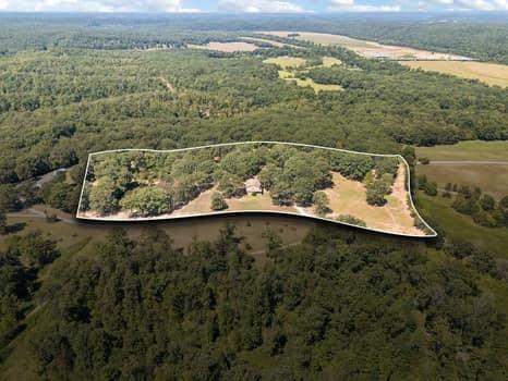 90 Gauging Station Lane Hurricane Mills TN 37078