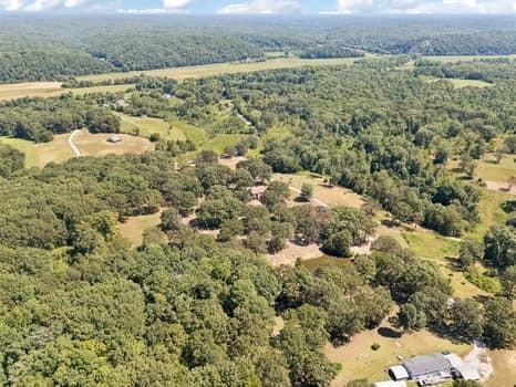 90 Gauging Station Lane Hurricane Mills TN 37078