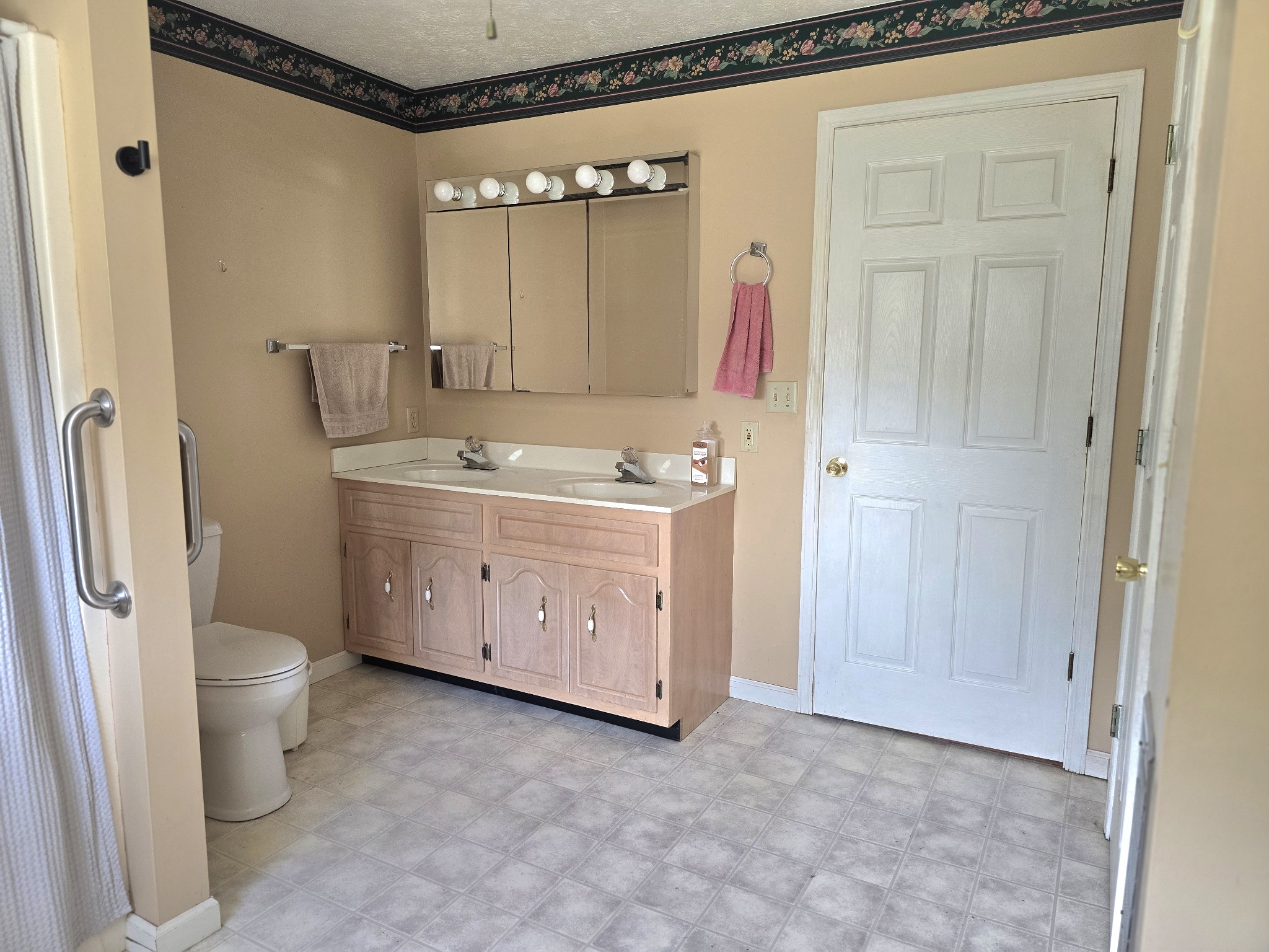 1833 New Hope Road Cadiz KY 42211