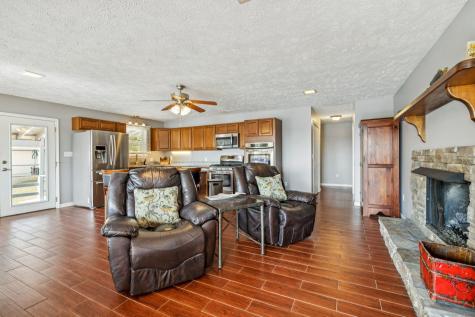 824 Driftwood Drive Lobelville TN 37097