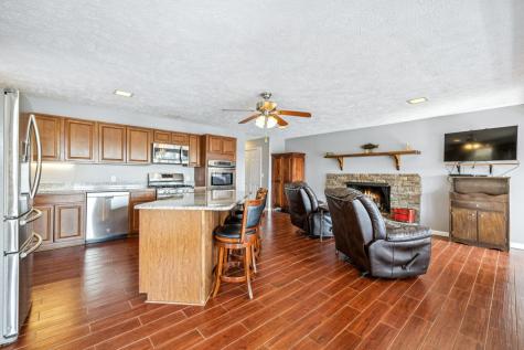 824 Driftwood Drive Lobelville TN 37097