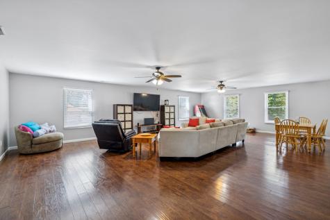 824 Driftwood Drive Lobelville TN 37097