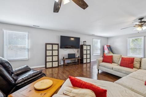 824 Driftwood Drive Lobelville TN 37097