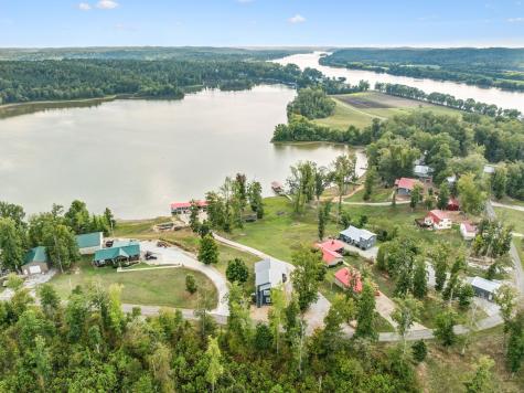 824 Driftwood Drive Lobelville TN 37097