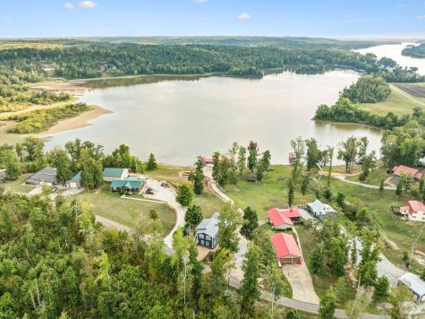824 Driftwood Drive Lobelville TN 37097