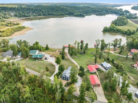 824 Driftwood Drive Lobelville TN 37097