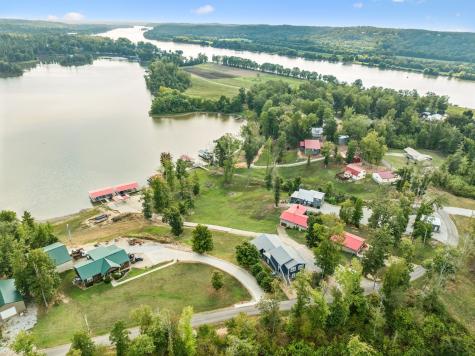 824 Driftwood Drive Lobelville TN 37097