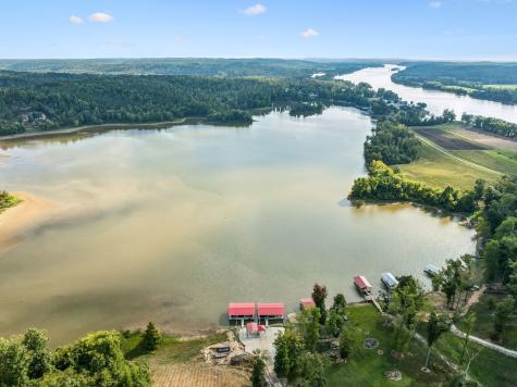 824 Driftwood Drive Lobelville TN 37097