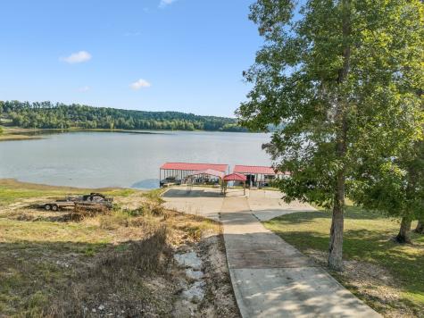 824 Driftwood Drive Lobelville TN 37097