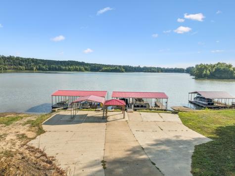 824 Driftwood Drive Lobelville TN 37097