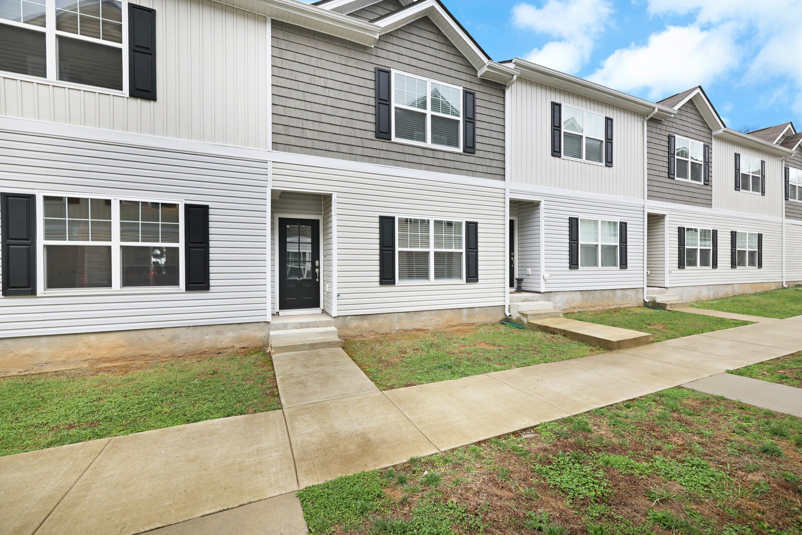 412 Moshe Mualem Place La Vergne TN 37086