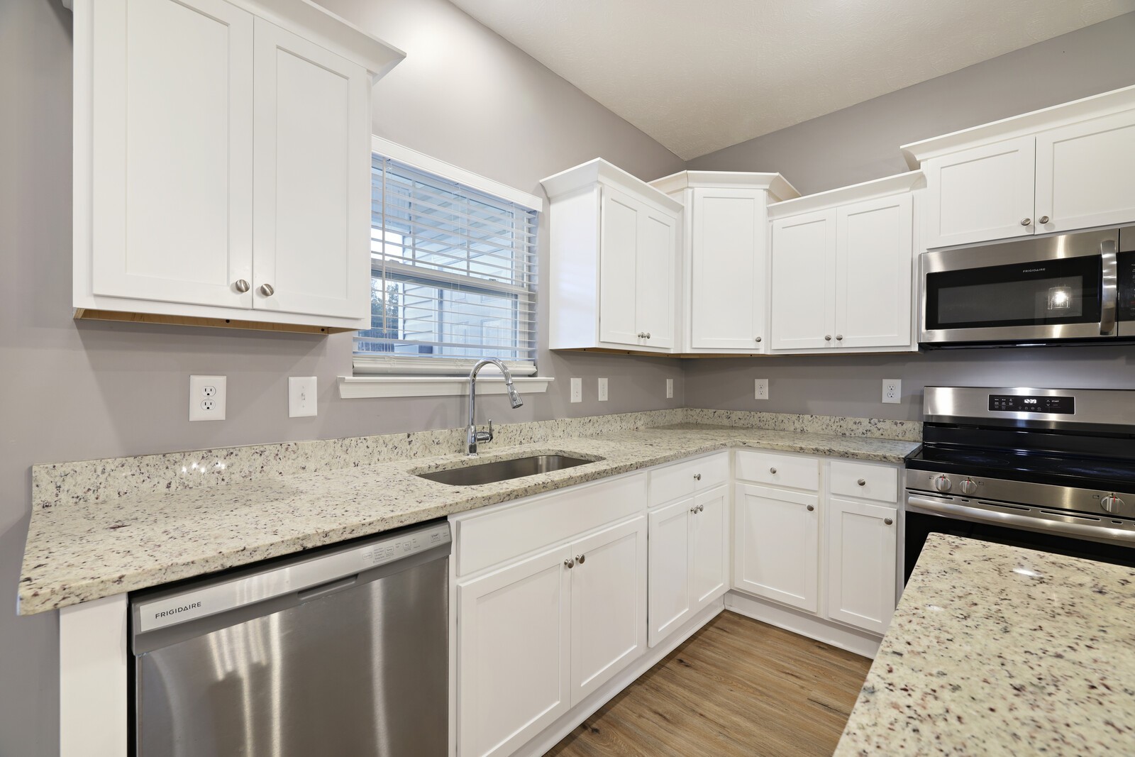 412 Moshe Mualem Place La Vergne TN 37086