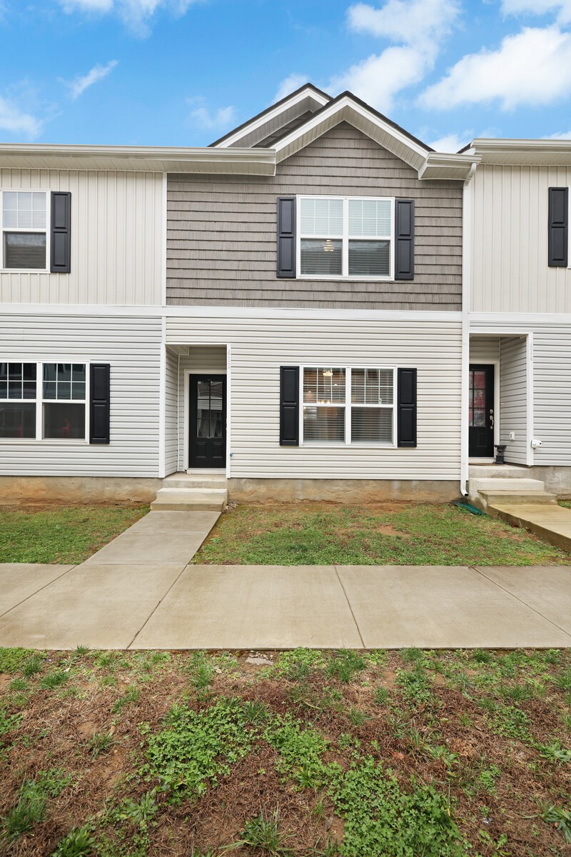 412 Moshe Mualem Place La Vergne TN 37086