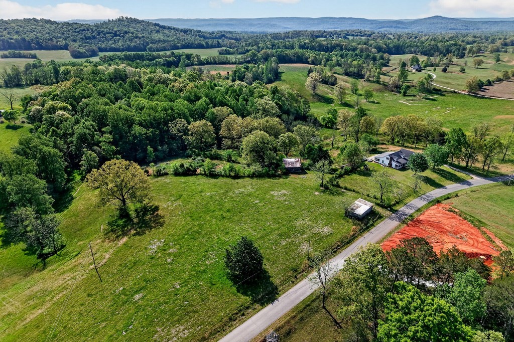 515 Jericho Road Quebeck TN 38579