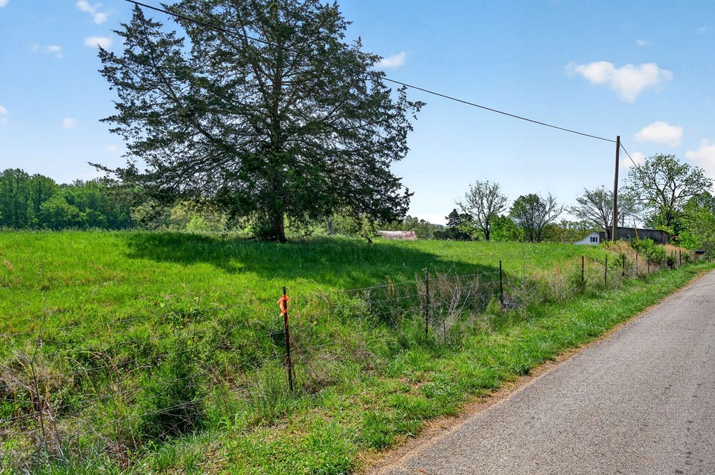 515 Jericho Road Quebeck TN 38579