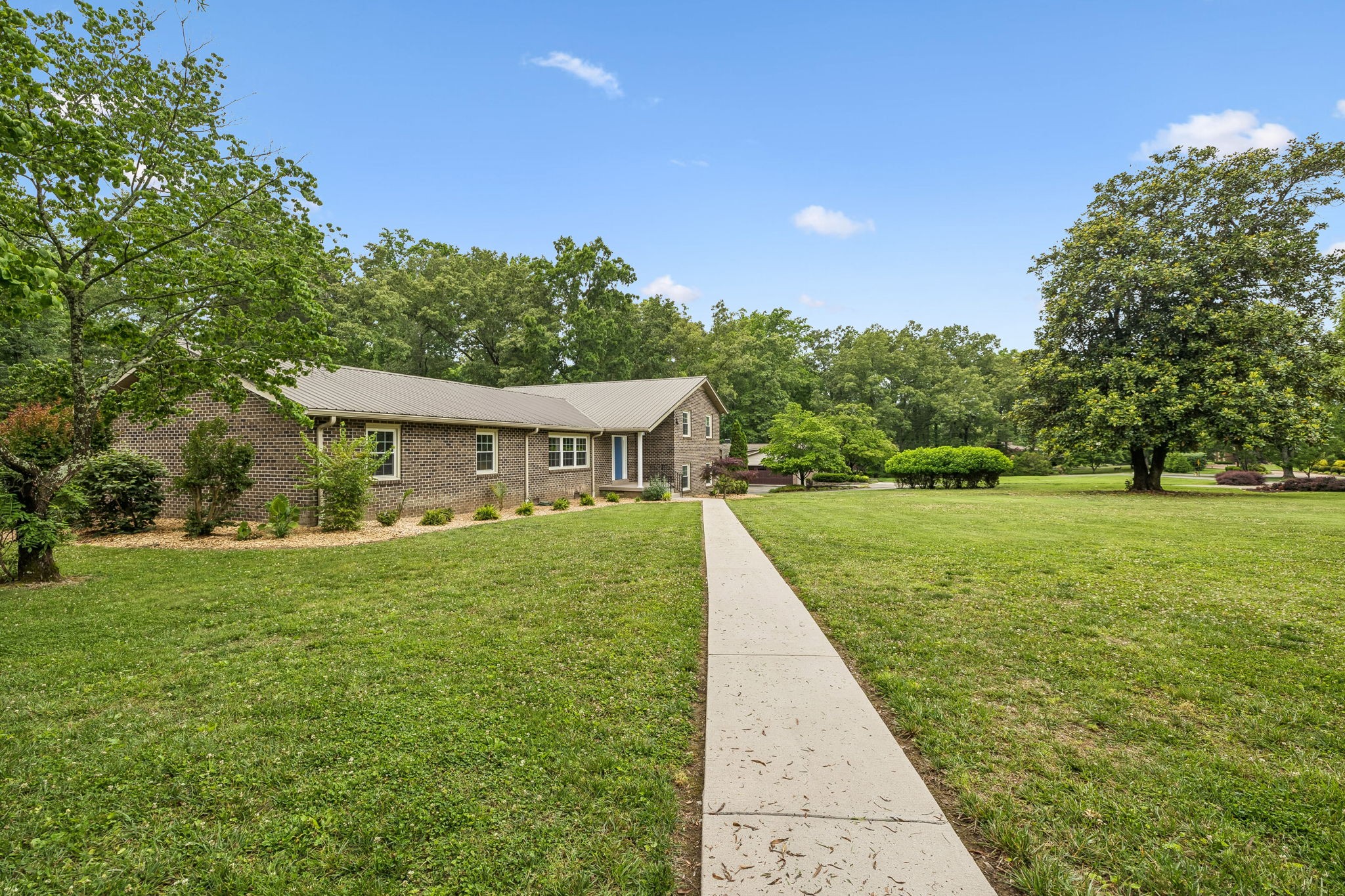220 Lakewood Drive Tullahoma TN 37388