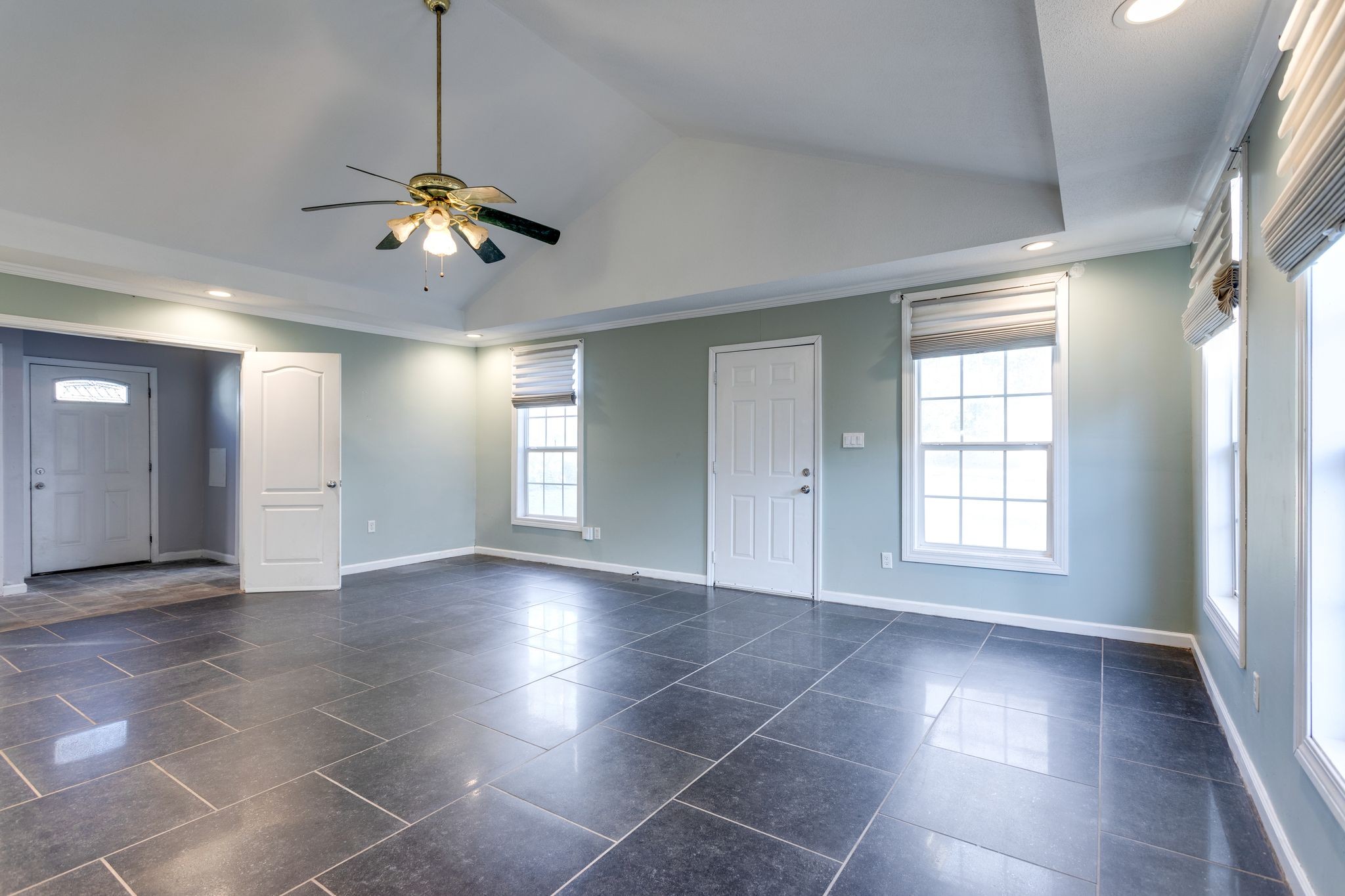 1019 E Valley Drive Columbia TN 38401