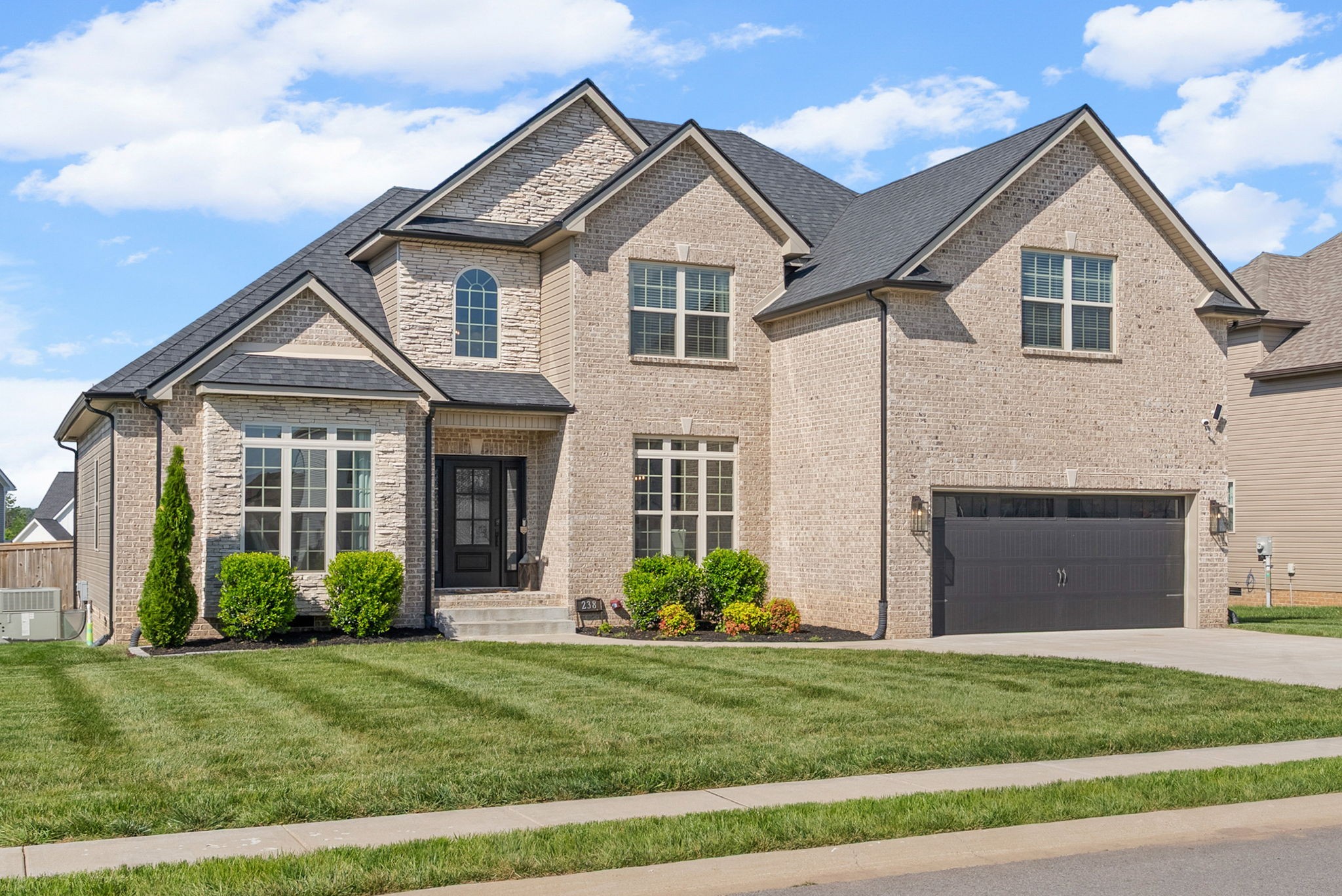 238 Cotoneaster Lane Clarksville TN 37043