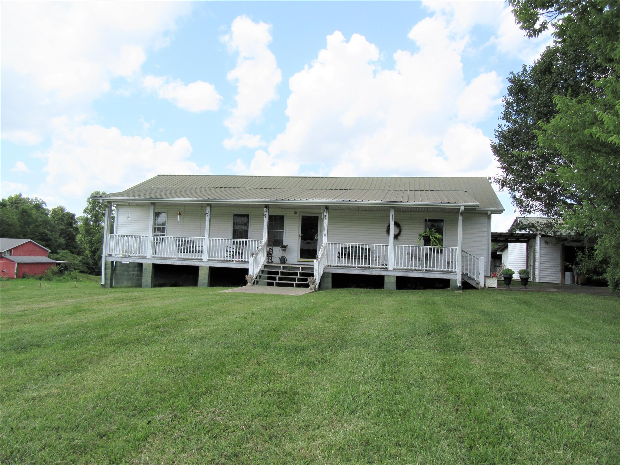 2812 Highway 47 N White Bluff TN 37187