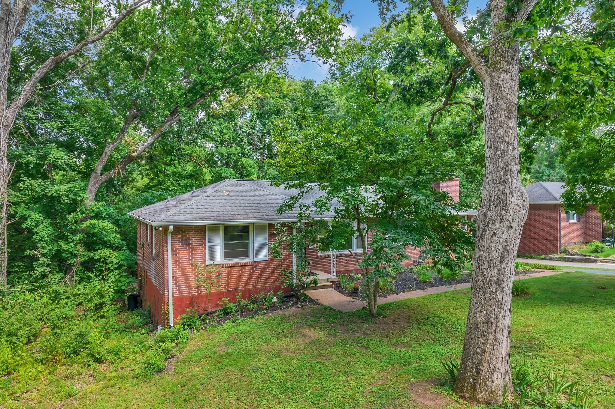 1008 Downey Drive Nashville TN 37205