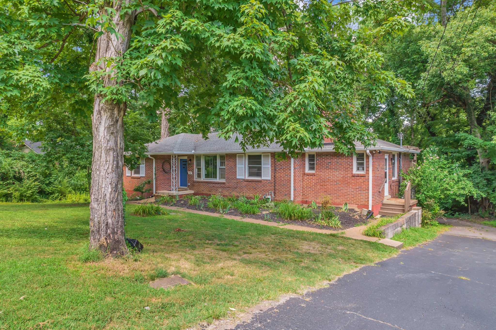 1008 Downey Drive Nashville TN 37205