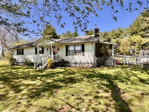 1112 Cumberland Street Decherd TN 37324