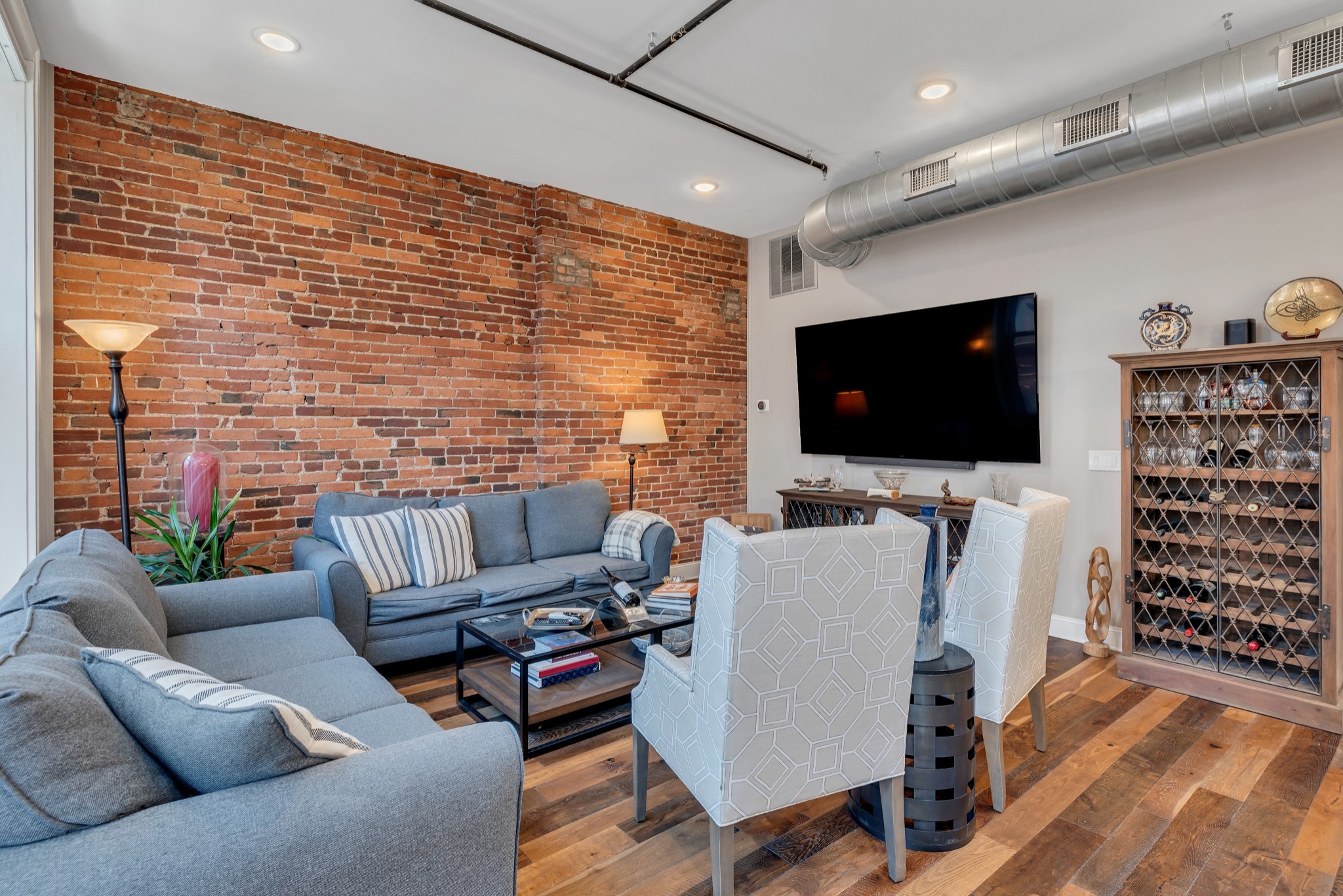 208 3rd Ave, N Nashville TN 37201