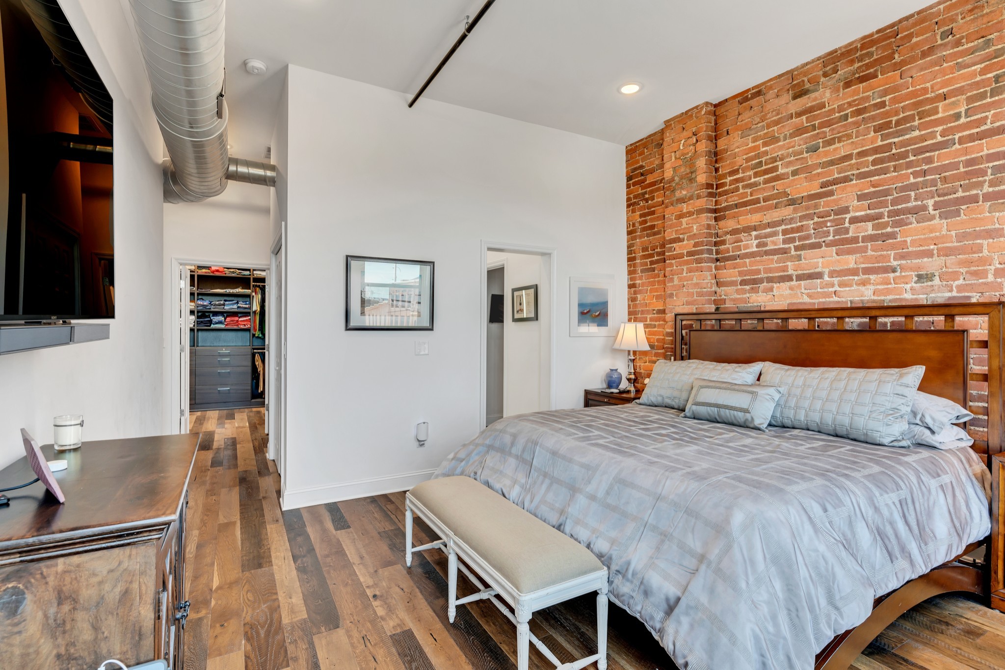 208 3rd Ave, N Nashville TN 37201